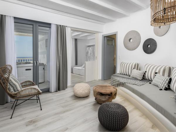 Iliada Suites : photo 1 de la chambre suite deluxe avec baignoire spa