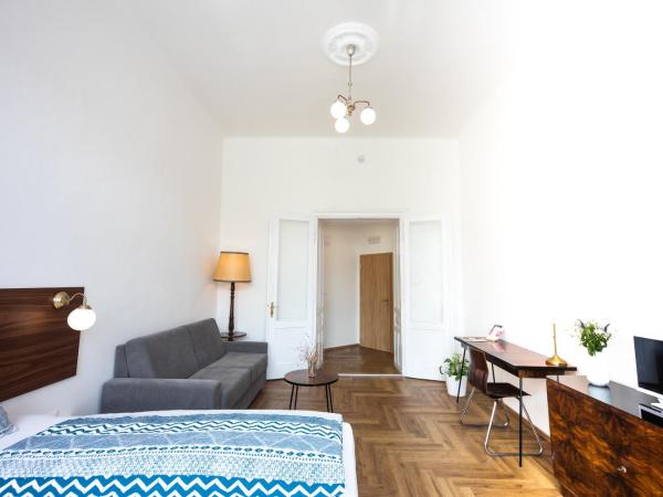 Jacob Brno : photo 10 de la chambre chambre double standard avec vue sur la place