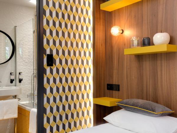 Hôtel Montmorency & Spa : photo 9 de la chambre chambre classique