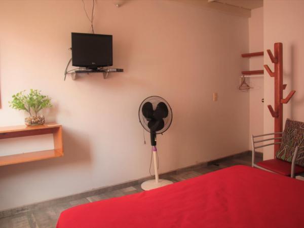 Hostel Lit Guadalajara : photo 2 de la chambre chambre double avec salle de bains commune