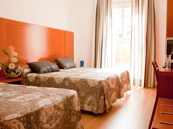 Ramblas Hotel : photo 1 de la chambre chambre double avec lit d'appoint