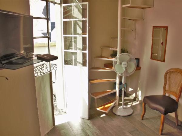 Hostel Lit Guadalajara : photo 1 de la chambre chambre quadruple avec salle de bains commune