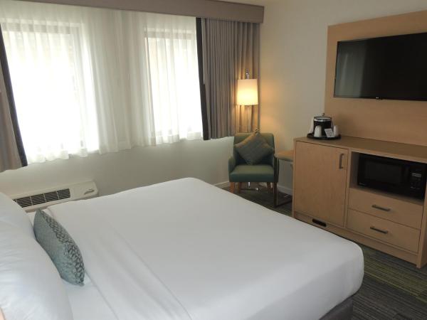 The Inn at Longwood Medical : photo 7 de la chambre chambre lit king-size