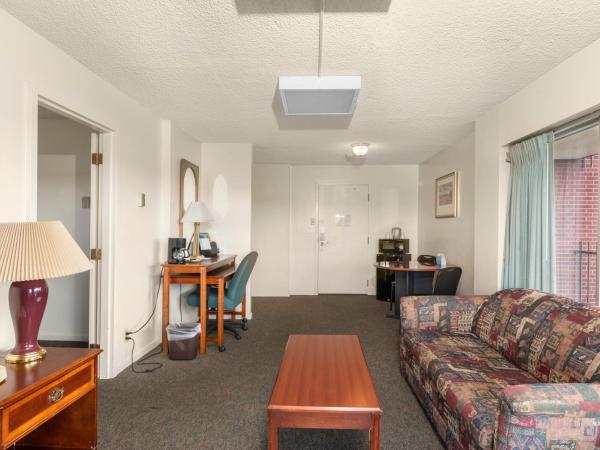 Satellite Hotel : photo 3 de la chambre chambre lit king-size