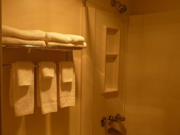 Super 8 by Wyndham Kamloops East : photo 5 de la chambre chambre double avec 2 lits doubles - fumeurs