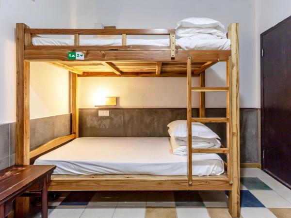 Hofang Guest House : photo 5 de la chambre lit dans dortoir pour hommes de 6 lits