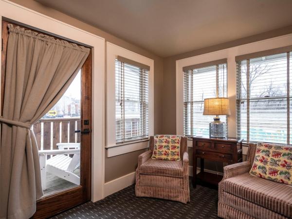 Hotel Broad Ripple : photo 10 de la chambre chambre familiale avec balcon