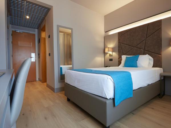 DC HOTEL INTERNATIONAL : photo 3 de la chambre chambre simple