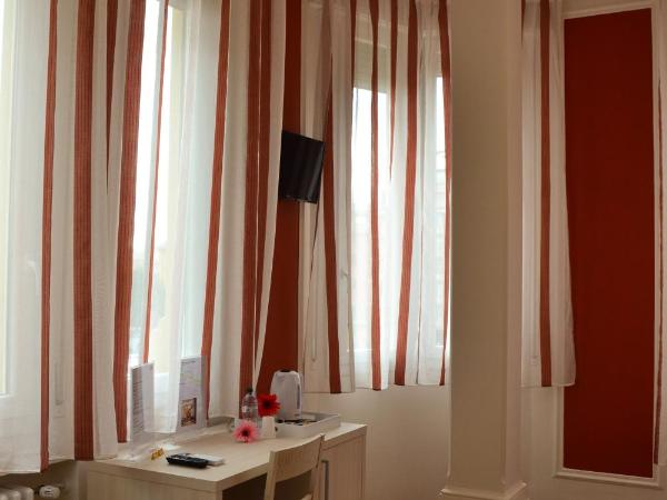 Palazzo Liberty BnB : photo 7 de la chambre chambre double deluxe (2 adultes + 1 enfant)