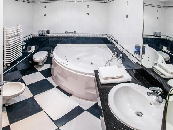 Hotel Silver : photo 3 de la chambre superior apartment with balcony - main building