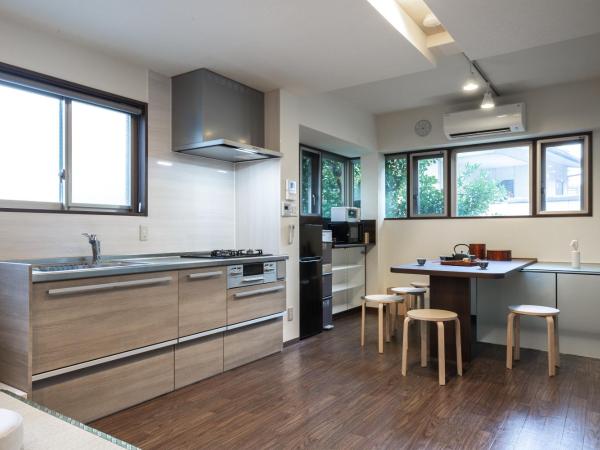 宿坊 正伝寺 Temple hotel Shoden-ji : photo 2 de la chambre appartement avec douche