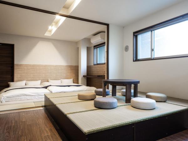 宿坊 正伝寺 Temple hotel Shoden-ji : photo 1 de la chambre appartement avec douche