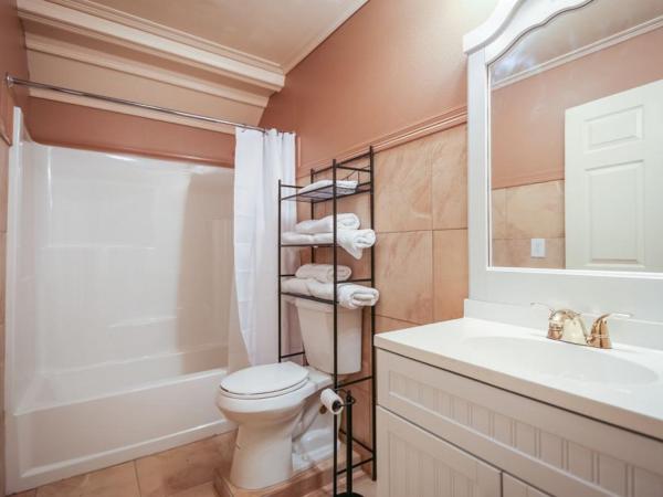 Stylish 4BR condo in Downtown by Hosteeva : photo 3 de la chambre appartement 4 chambres