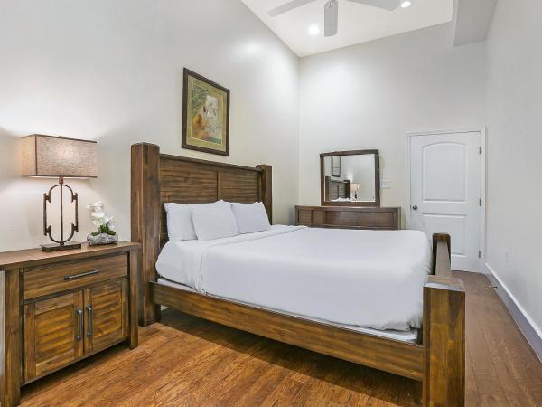 Stylish 4BR condo in Downtown by Hosteeva : photo 10 de la chambre appartement 4 chambres