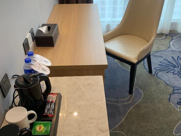 Metropolo Jinjiang Wuhan Optics Valley Science and Technology Exhibition Center : photo 2 de la chambre suite affaires