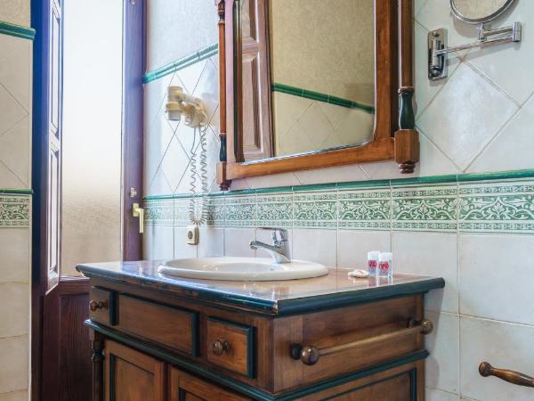 Hotel Plaza Nueva : photo 10 de la chambre chambre double ou lits jumeaux