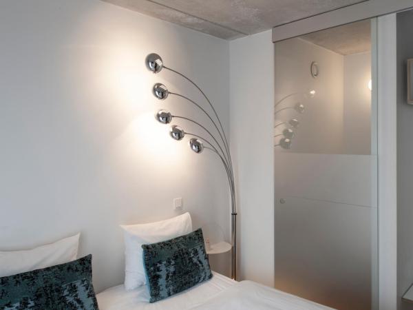 BANKS Antwerp : photo 7 de la chambre hébergement double confortable