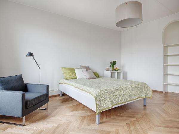 Am Pavillon, Bed&Kitchen : photo 8 de la chambre chambre double supérieure avec balcon et salle de bains commune