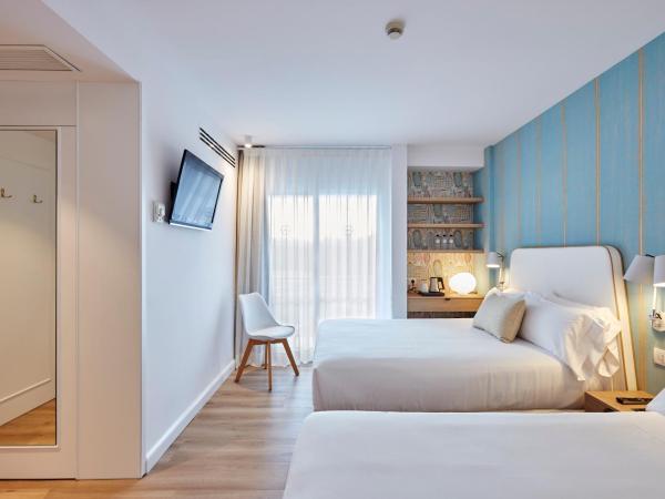 Hotel Anabel : photo 5 de la chambre chambre quadruple confort