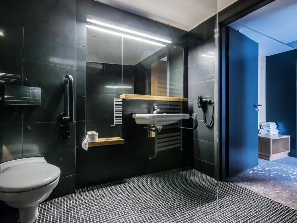 Regatta Hotel Restauracja Spa : photo 4 de la chambre chambre familiale