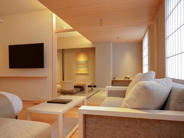 Kaminarimon Ryokan : photo 4 de la chambre suite familiale