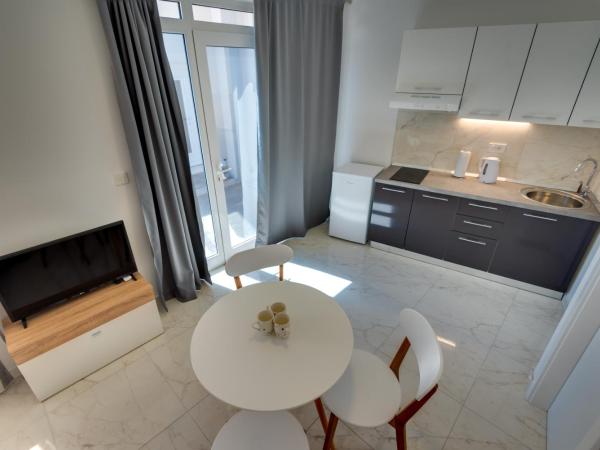 Villa Croatica II : photo 3 de la chambre appartement - vue sur piscine