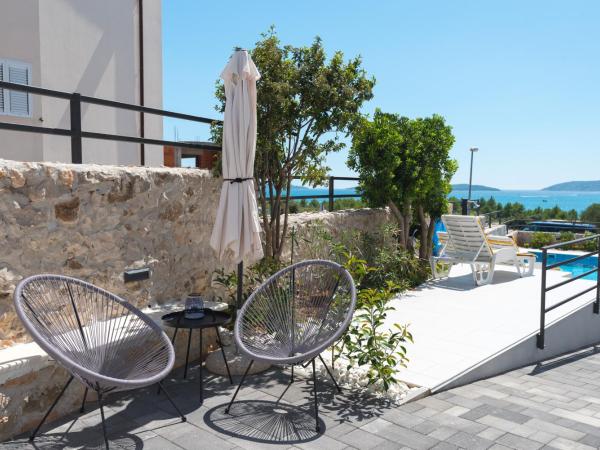 Villa Croatica II : photo 2 de la chambre appartement - vue sur piscine