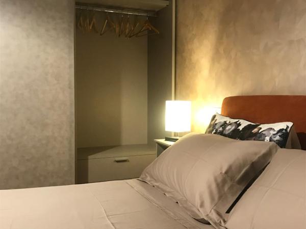 via roma 12 VERONA : photo 6 de la chambre chambre double