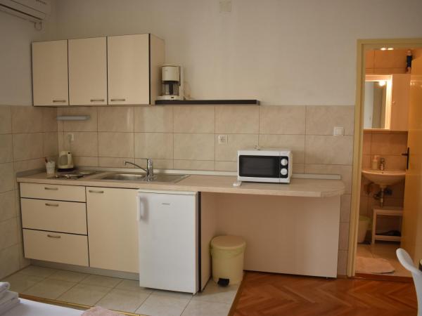 Guest House Mićin : photo 5 de la chambre studio avec balcon