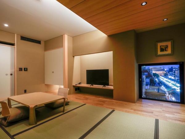 Kaminarimon Ryokan : photo 7 de la chambre chambre quadruple de style japonais