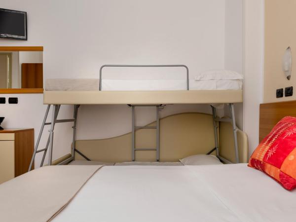 Hotel Maria Serena : photo 4 de la chambre chambre quadruple confort