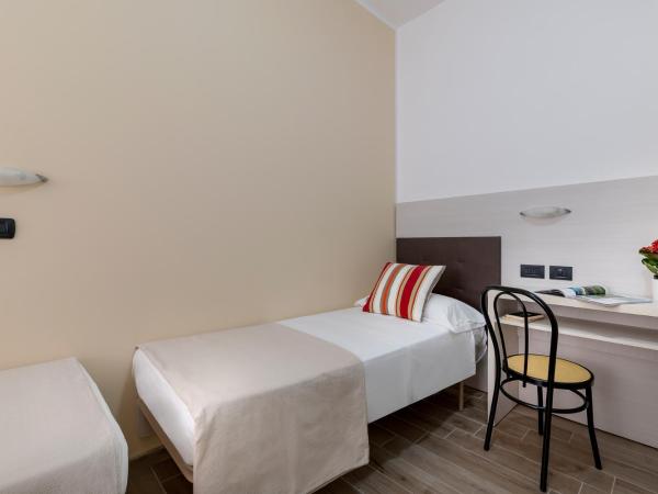 Hotel Maria Serena : photo 4 de la chambre chambre lits jumeaux