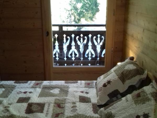 chalet le plan du rtia : photo 3 de la chambre chambre double - vue sur montagne