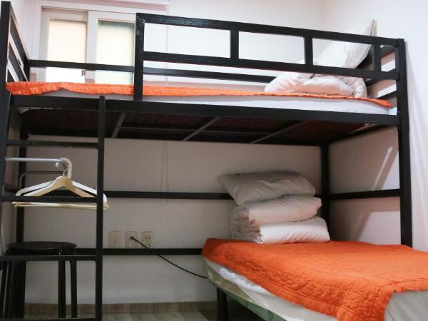 Hostel Korea - Original : photo 6 de la chambre chambre lits jumeaux avec salle de bains commune