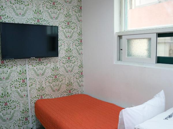 Hostel Korea - Original : photo 5 de la chambre chambre lits jumeaux avec salle de bains commune