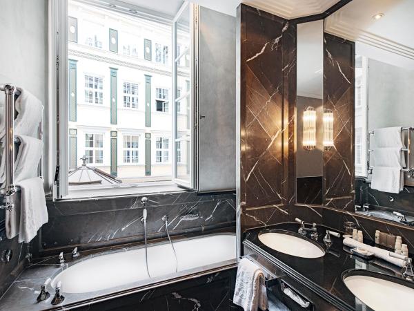 Hotel Bayerischer Hof : photo 2 de la chambre chambre double supérieure