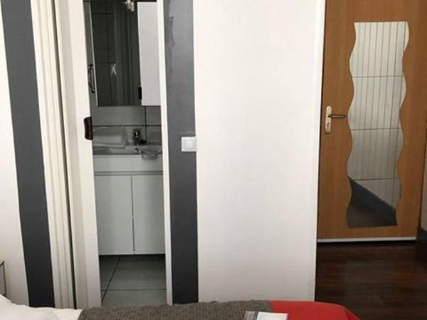 Hôtel Confort : photo 9 de la chambre chambre double standard