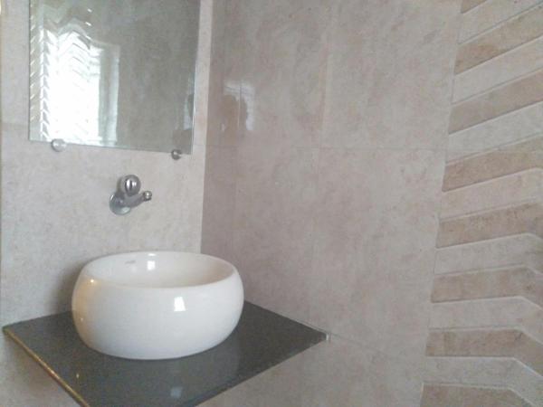 Hotel Rose Lodge : photo 8 de la chambre budget double room indian nationals only