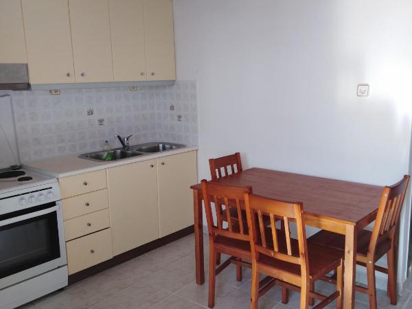 Souvlakis Pool Suites (S.P.S) : photo 4 de la chambre appartement avec balcon