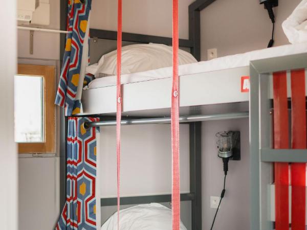 The People Paris Belleville : photo 1 de la chambre lit dans un dortoir suprieur mixte de 4 lits