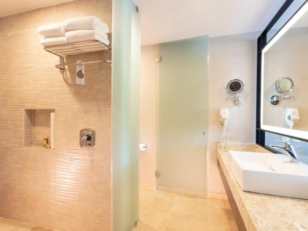 Crown Paradise Golden All Inclusive Resort - Adults Only : photo 2 de la chambre chambre deluxe double ou lits jumeaux