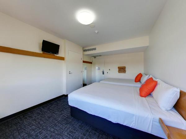 ibis budget Sydney Airport : photo 2 de la chambre chambre standard avec 2 lits queen-size