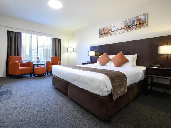 Hotel Grand Chancellor Adelaide : photo 2 de la chambre chambre lit king-size exécutive