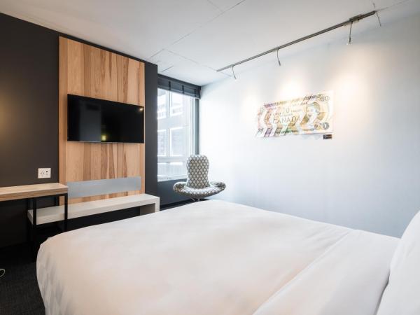 Alt Hotel Ottawa : photo 1 de la chambre chambre lit queen-size