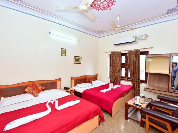 Hotel Kalyan : photo 6 de la chambre chambre familiale avec ventilateur (4 adultes)
