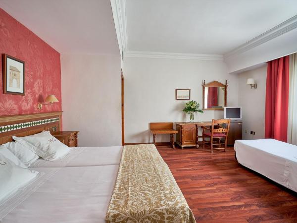 Crisol Guadalupe : photo 2 de la chambre chambre double avec lit d'appoint