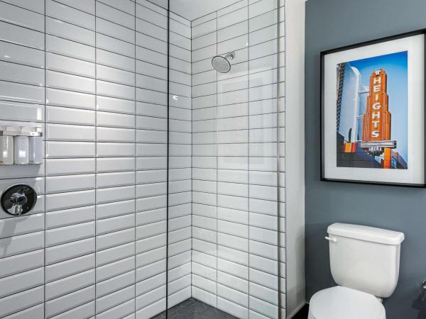 Cambria Hotel Houston Downtown Convention Center : photo 2 de la chambre chambre lit king-size - accessible aux personnes à mobilité réduite - non-fumeurs