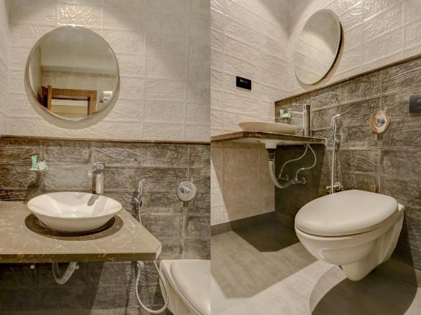 Treebo Radhe Palace : photo 8 de la chambre [sanitized] standard double room