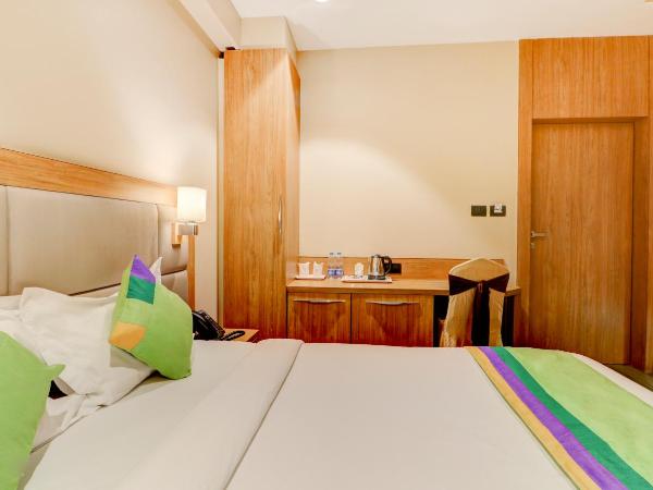 Treebo Radhe Palace : photo 5 de la chambre [sanitized] standard double room