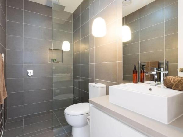 Lola Three Levels of Style with Rooftop Terrace : photo 1 de la chambre maison 3 chambres